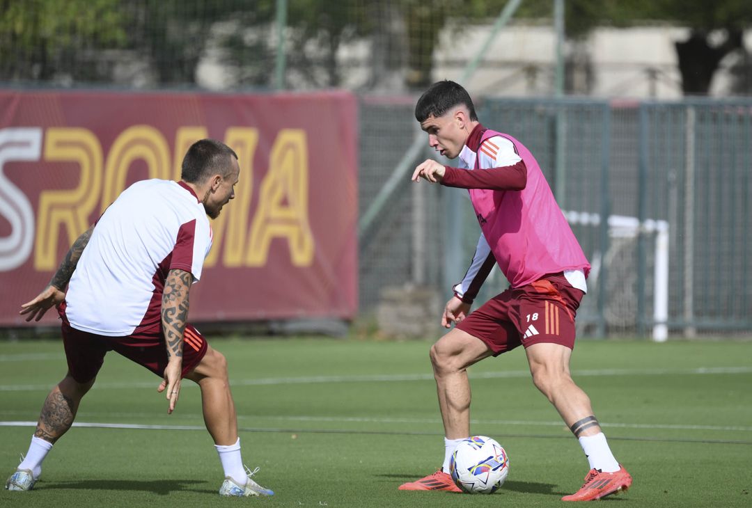 Roma, l’allenamento del venerdì: c’è Pellegrini, out Dybala – FOTOGALLERY - immagine 23