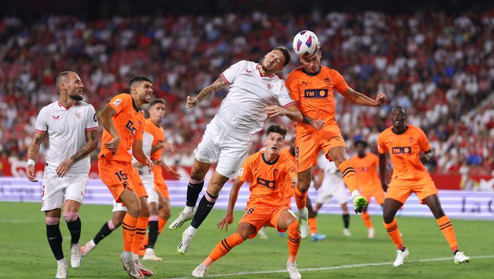 Riti e comunità, Siviglia-Valencia: il calcio raccontato dalle città - immagine 1