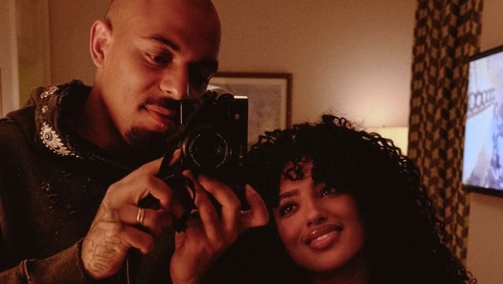 Delisha, ecco la moglie di Malen: dalla gravidanza difficile al legame con Svilar Delisha, ecco la moglie di Malen: dalla gravidanza difficile al legame con Svilar - immagine 1