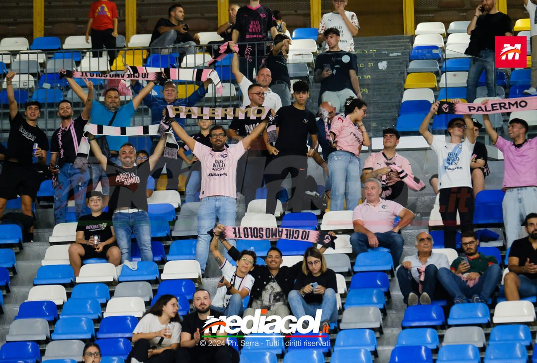 FOTOTIFO Napoli-Palermo 5-0, gli scatti ai tifosi al “Maradona” (GALLERY) - immagine 5