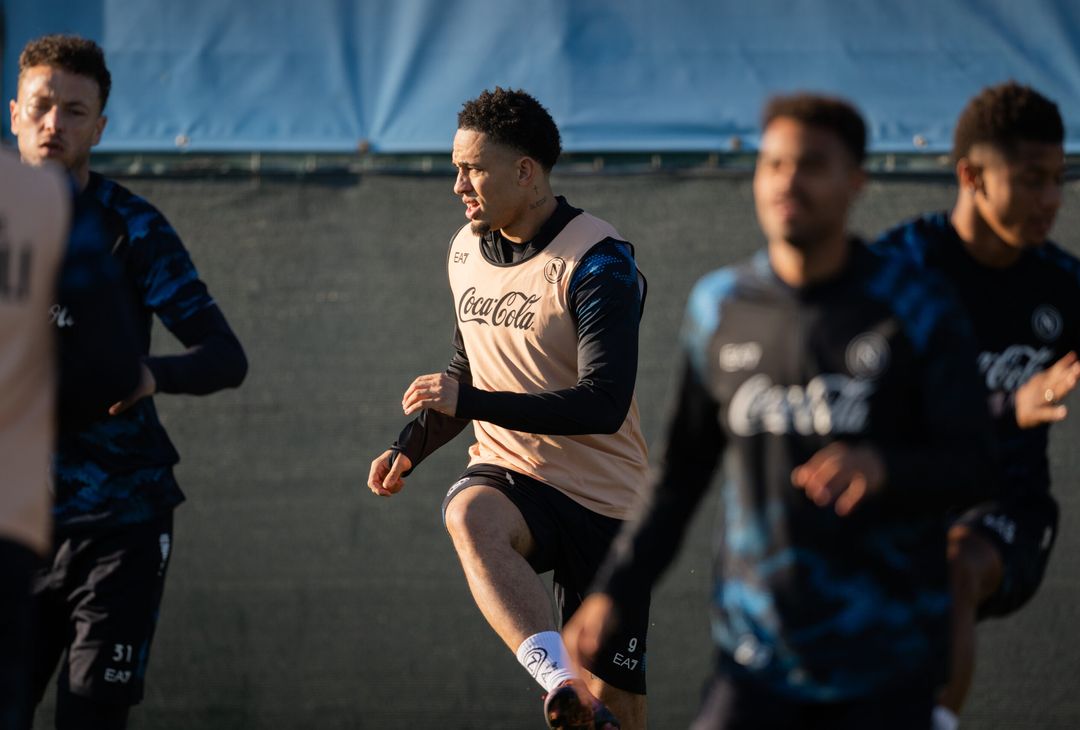 GALLERY Okafor, primo allenamento con la maglia del Napoli: tutte le foto - immagine 4