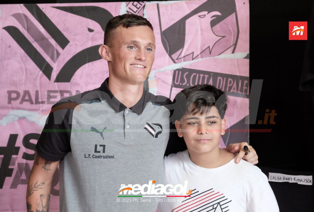 FOTO PALERMO: Liam Henderson incontra i tifosi allo Store Ufficiale (GALLERY) - immagine 92