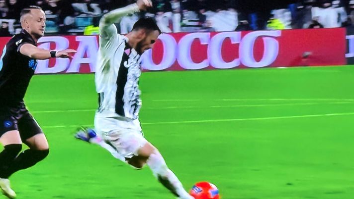 Juventus-Napoli 3-0, gli azzurri non ci sono più: Kostic sigla il tris – VIDEO Juventus-Napoli 3-0, gli azzurri non ci sono più: Kostic sigla il tris – VIDEO - immagine 1