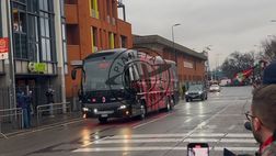 VIDEO, Milan-Parma: pullman rossonero arrivato a ‘San Siro’ | PM News