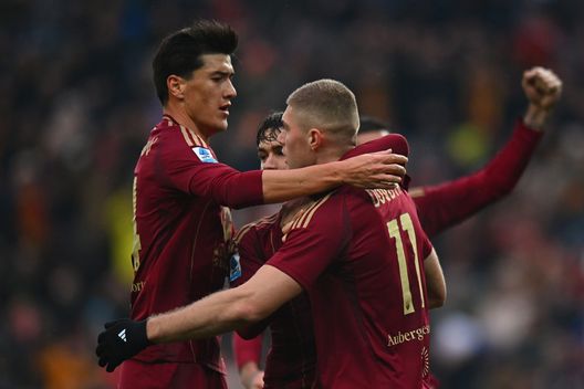 UDINE, ITALY - JANUARY 26: Artem Dovbyk of AS Roma celebrates after scoring his team second goal during the Serie A match between Udinese and AS Roma at Stadio Friuli on January 26, 2025 in Udine, Italy. (Photo by Alessandro Sabattini/Getty Images) Roma-Juventus: analisi e pronostico- immagine 3