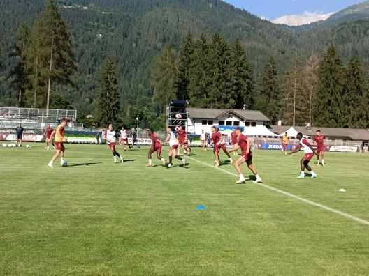 Torino, il primo allenamento a Pinzolo: bel clima e oltre 200 tifosi- immagine 4