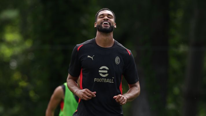 CAIRATE, ITALY - JULY 13: Ruben Loftus-Chee of AC Milan in action during the AC Milan training session at Milanello on July 13, 2024 in Cairate, Italy. (Photo by Claudio Villa/AC Milan via Getty Images) Ruben Loftus Cheek - AC Milan Player