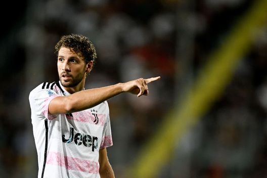 UFFICIALE – Juventus, Locatelli lascia il ritiro dell’Italia “a seguito di un infortunio”- immagine 3
