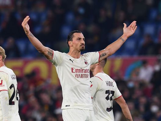 Roma, Italia - 31 ottobre 2021: Zlatan Ibrahimovic esulta dopo aver segnato contro la Roma. (Foto di Claudio Villa/AC Milan via Getty Images) Roma-Milan, i migliori marcatori rossoneri nei match contro i giallorossi- immagine 2