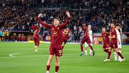 Soulé regala la maglia a un tifoso dopo Roma-Milan: l’emozione del papà – FOTO