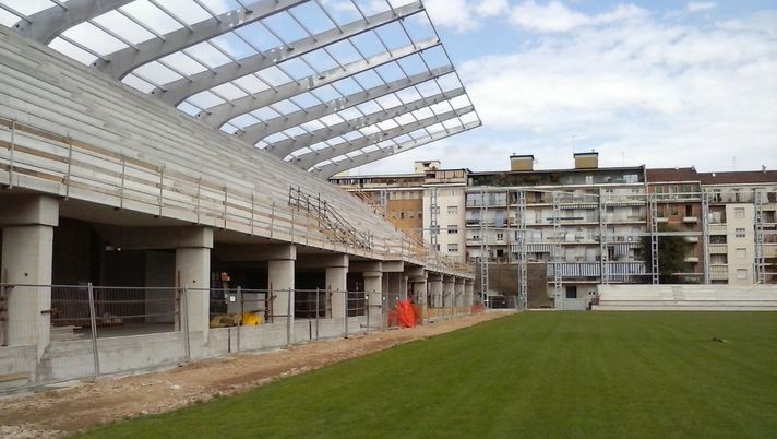 Toro, Filadelfia: montati anche i sostegni dell’impianto di illuminazione - immagine 1