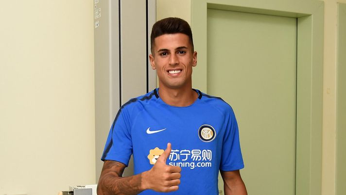 Gazzetta sicura: “Inter vuole chiudere Cancelo a breve! E vorrebbe averlo per questa partita” - immagine 1