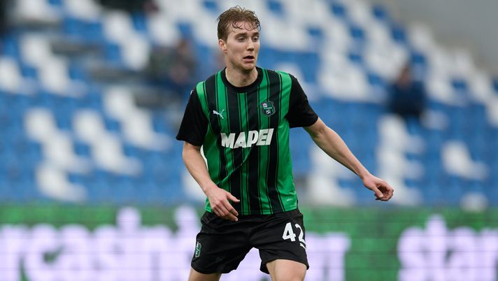 REGGIO NELL'EMILIA, ITALY - MARCH 09: Kristian Thorstvedt of US Sassuolo in action during the Serie A TIM match between US Sassuolo and Frosinone Calcio - Serie A TIM at Mapei Stadium - Citta' del Tricolore on March 09, 2024 in Reggio nell'Emilia, Italy. (Photo by Francesco Scaccianoce/Getty Images) Pomini: “Thorstvedt potrebbe giocare ‘alla Colpani’. Vi dico la mia su Musso” - immagine 1