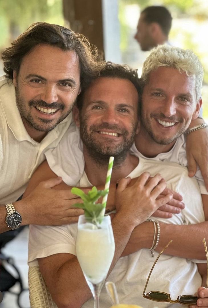 GALLERY Le vacanze della famiglia Mertens: e Ciro indossa i pantaloncini di Dries! - immagine 6