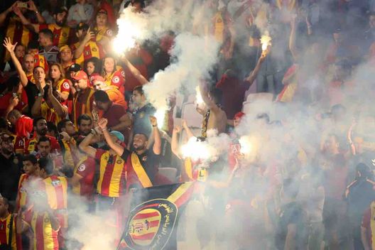 Chivas-Atlas, il derby di Guadalajara: la storia del “Tubo” Gómez e quel giornale sfogliato in campo- immagine 3