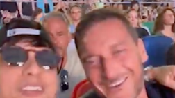 VIDEO / Totti e Ultimo insieme al concerto di Vasco