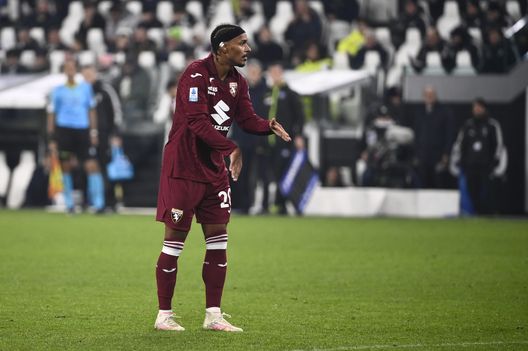 TURIN, ITALY - NOVEMBER 8: Valentino Lazaro of Torino FC reacts during the Serie A match between Juventus FC and Torino FC at Juventus Stadium on November 8, 2025 in Turin, Italy. (Photo by Stefano Guidi - Torino FC/Torino FC 1906 via Getty Images)