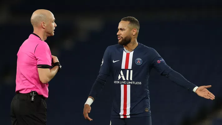 Coronavirus: Ligue 1 e Premier League si fermano, Bundesliga a porte chiuse - immagine 1