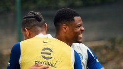 Romano: “Akanji-Inter, è fatta. Dumfries cambia ancora agente? La verità. E il Liverpool…”