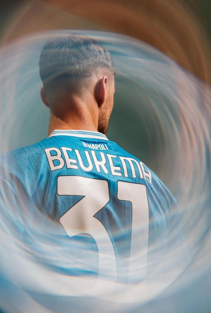 Beukema si veste d’azzurro: le prime foto con la maglia del Napoli – LA FOTOGALLERY - immagine 3