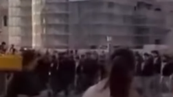 Ultras Roma a Pisa, corteo sotto la torre pendente: cori pro-Mussolini – IL VIDEO
