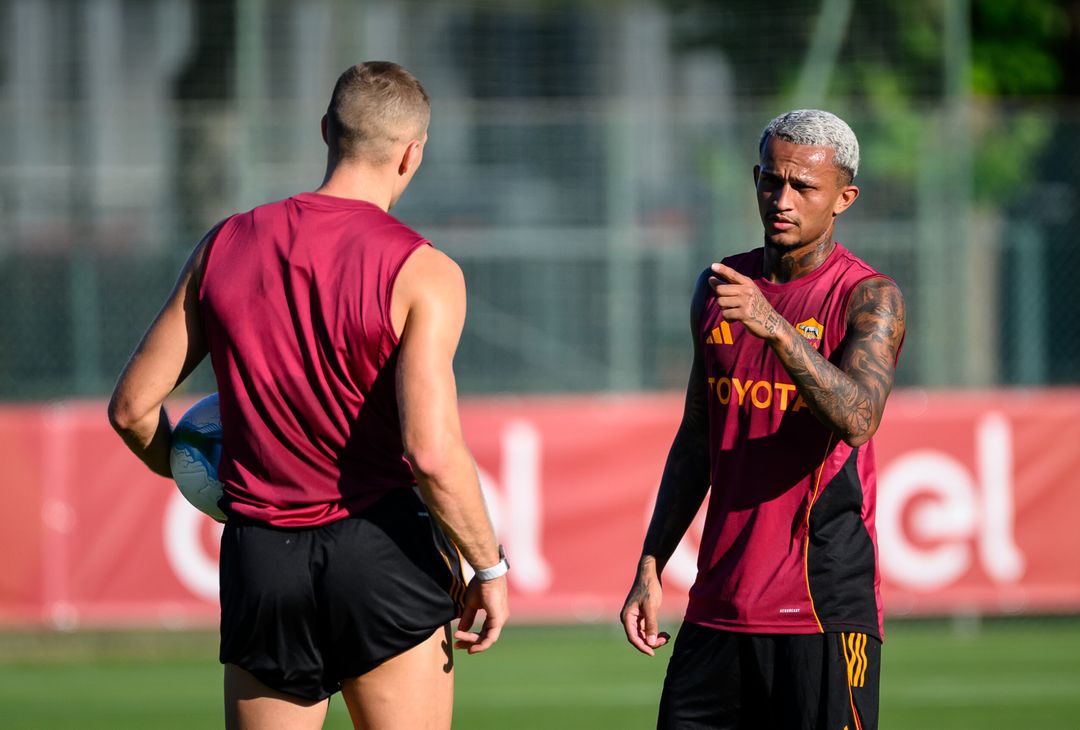 Raduno Roma, il primo allenamento di Wesley e Vasquez a Trigoria- FOTO GALLERY - immagine 17