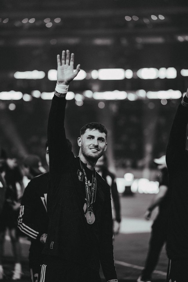 gold-cup-santiago-gimenez-medaglia-festeggiamenti-gold-cup-houston-stati-uniti-messico