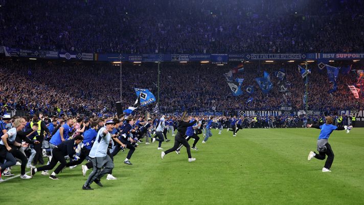 Amburgo choc: promozione in Bundesliga nel sangue, decine di feriti - immagine 1