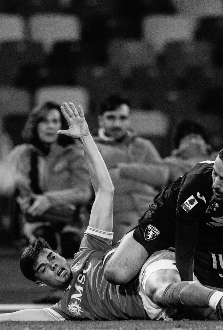 La gioia derivata dai gol di Alisson Santos ed Elmas e dai rientri del duo De Bruyne-Anguissa e il terrore causato dalla rete siglata da Casadei nei minuti finali: due facce della stessa medaglia che compongono il riassunto 'in bianco e nero' di Napoli-Torino realizzato dall'admin dell'account Instagram della compagine partenopea.