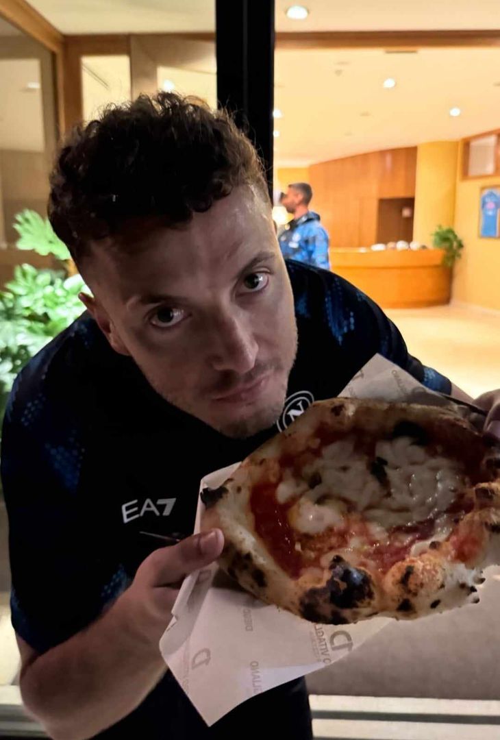 GALLERY Festa per Conte, pizza, risate e un gruppo ritrovato: presente anche ADL - immagine 4