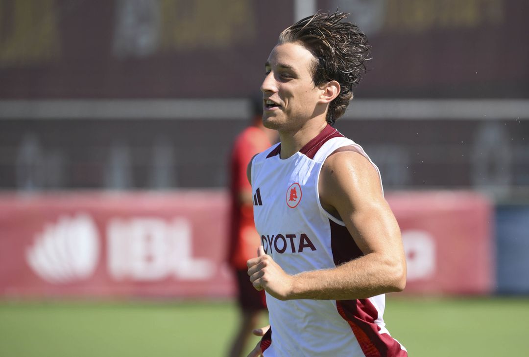 Roma, giallorossi a lavoro a Trigoria: è tornato Dybala – FOTO GALLERY - immagine 16