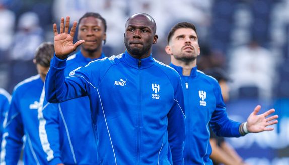 Kalidou Koulibaly durante il riscaldamento pre-partita di Al-Hilal vs Al-Taawoun (Saudi Pro League, 4 marzo)