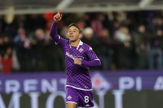FLORENCE, ITALY - JANUARY 9: Maxime Lopez of ACF Fiorentina celebrates after scoring a goal the match between of ACF Fiorentina and Bologna FC - Coppa Italia at Stadio Artemio Franchi on January 9, 2024 in Florence, Italy. (Photo by Gabriele Maltinti/Getty Images) Europa, Maxime Lopez e Laurienté: Fiorentina, spedire in B il Sassuolo conviene- immagine 2