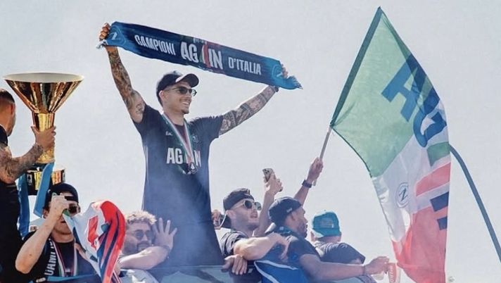 Di Lorenzo saluta il 2025 azzurro, le foto pubblicate: “È stato bellissimo” GALLERY - immagine 1