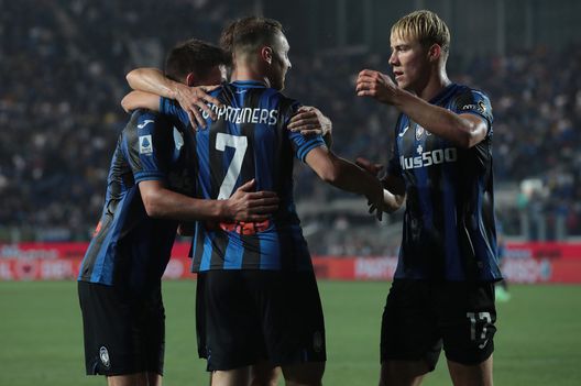BERGAMO, ITALY - JUNE 04: Teun Koopmeiners of Atalanta BC celebrates after scoring the team's second goal with his teammates Rasmus Hojlund and Joakim Maehle during the Serie A match between Atalanta BC and AC Monza at Gewiss Stadium on June 04, 2023 in Bergamo, Italy. (Photo by Emilio Andreoli/Getty Images)