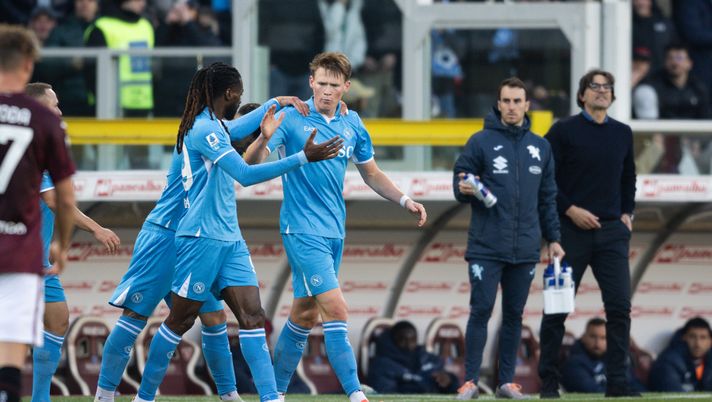 Gol di McTominay, il Napoli batte il Torino e allunga in vetta. Lazio KO a Parma - immagine 1