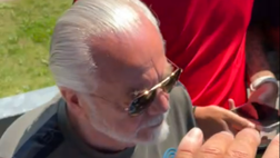 Arriva De Laurentiis al campo di Carciato, l’entusiasmo dei tifosi azzurri