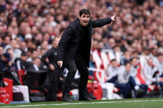 LONDON, ENGLAND - APRIL 11: Andoni Iraola, Manager of AFC Bournemouth, during the Premier League match between Arsenal and Bournemouth at Emirates Stadium on April 11, 2026 in London, England. (Photo by Justin Setterfield/Getty Images) Iraola, in Italia non c’è solo la Fiorentina. Schira: “Proposto a una big di Serie A”- immagine 2