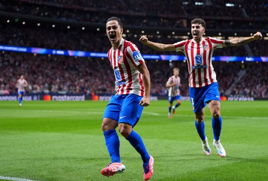 MADRID, SPAGNA - 30 SETTEMBRE: Giacomo Raspadori dell'Atletico de Madrid celebra la rete siglata insieme al compagno di squadra Matteo Ruggeri. (Photo by Angel Martinez/Getty Images)