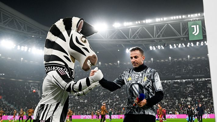 Del Piero va in onda su Sky con la maglia della Juve: sui social scoppia la polemica - immagine 1