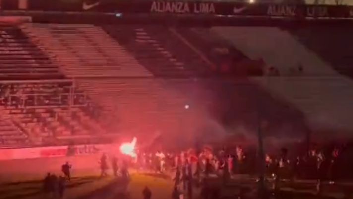 Jefferson Farfan contro il blackout al derby di Lima: luci spente sulla festa dei rivali…”Non si fa”… - immagine 1