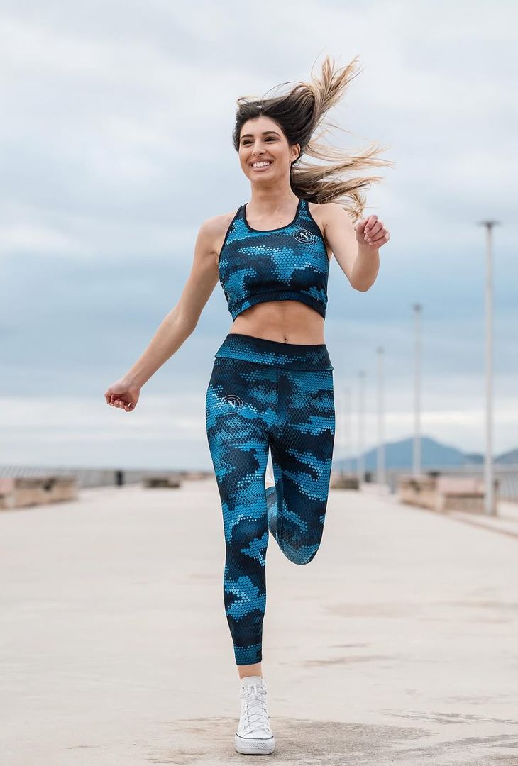 GALLERY Arriva la collezione femminile del Napoli: eleganza in movimento - immagine 3