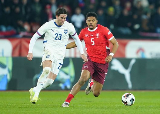 Serbia, Vlahovic: “Il mister non mi dà troppi compiti difensivi. Per me è difficile correre tanto”- immagine 2