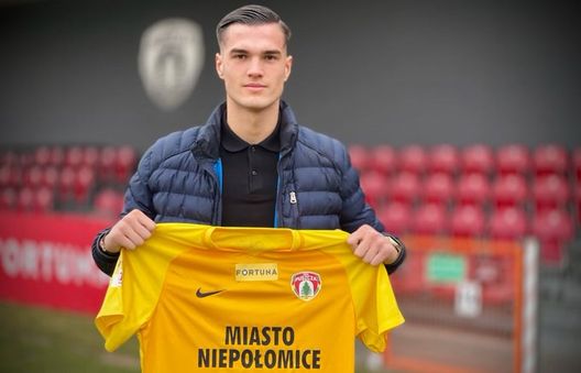 Portiere “colpevole” della retrocessione Wisla: gli ultras lo vedono a una festa e gli rompono il pollice- immagine 2