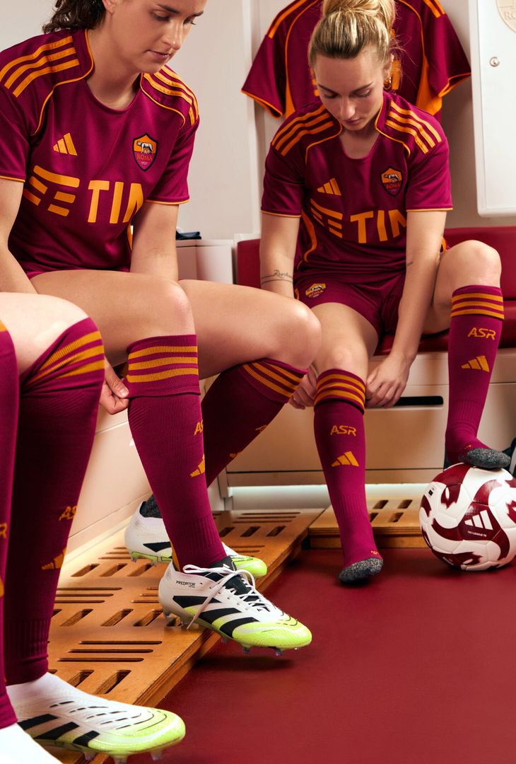 Roma, ecco le immagini della nuova maglia  – FOTO GALLERY - immagine 15