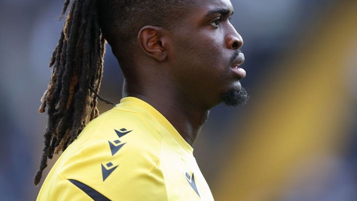 Calciomercato Milan, difensore: spunta anche Solet. Ecco la cifra