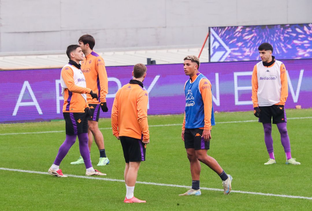 Gallery VN – Allenamento a porte aperte della Fiorentina, le immagini più belle - immagine 190