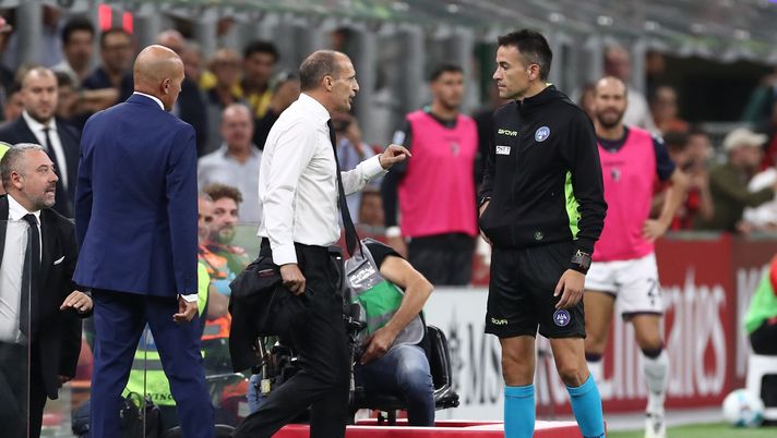 Allegri show, si toglie la giacca e viene espulso! Rischio stangata? Le ultime - immagine 1