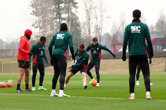 oggi-a-milanello-le-foto-dellallenamento-del-venerdi