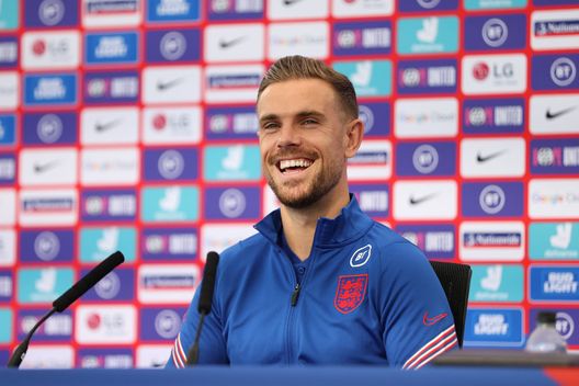 BURTON UPON TRENT, ENGLAND - JUNE 24: Jordan Henderson of England talks to the media during a press conference at St George's Park on June 24, 2021 in Burton upon Trent, England. (Photo by Carl Recine - Pool/Getty Images) Brentford Henderson